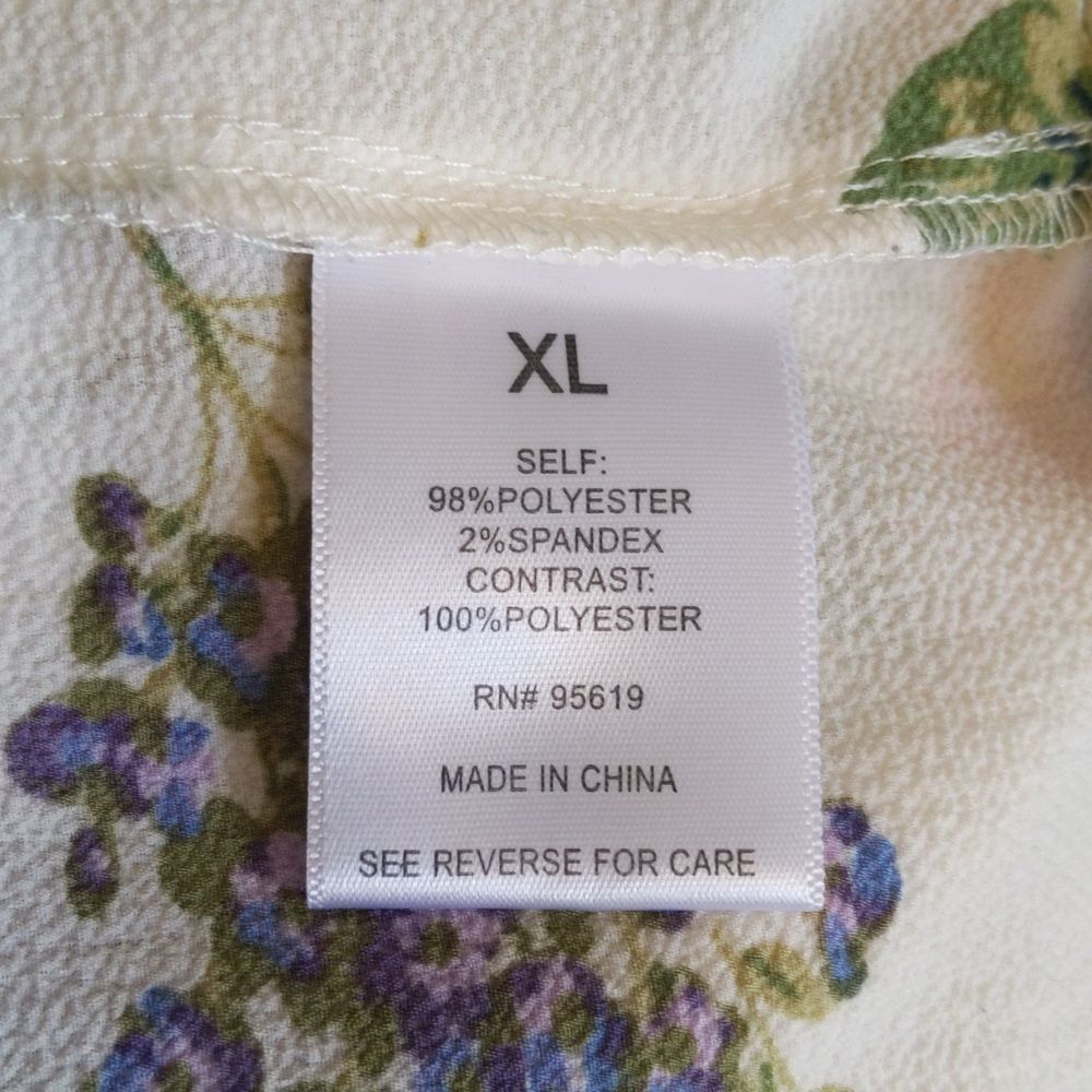 Fever v-neck, 3/4 bell sleeves, floral print blouse, off white base, size XL - Picture 5 of 6